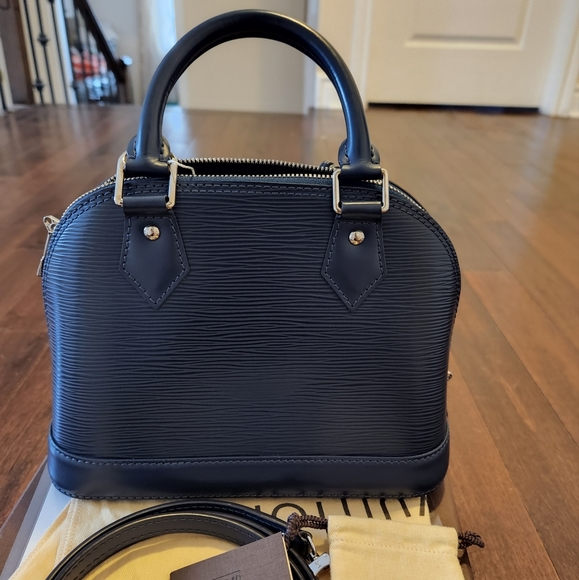 LV alma bb epi indigo - Picture 2 of 11